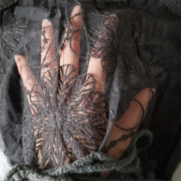 2/20 Floral Lace Tank Top - Picture 3 of 5